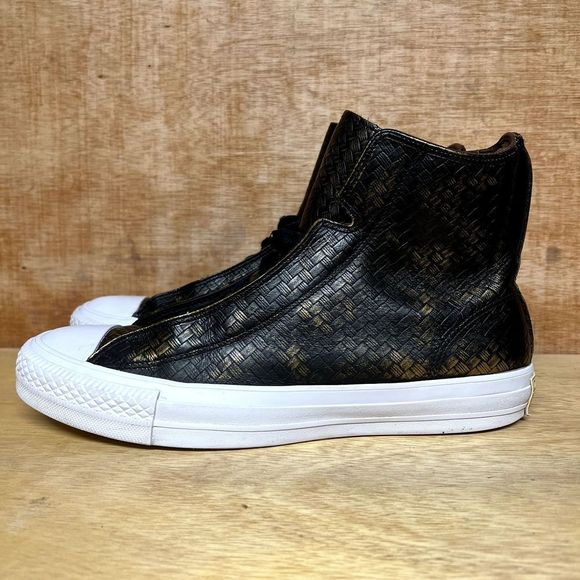 Converse High-Top Sneakers Black and Gold - Picture 3 of 9